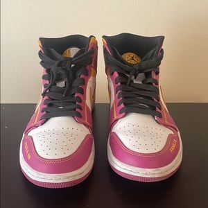 Jordan 1 mid “PARA MI FAMILIA”